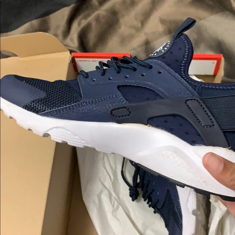 Worn Once. Nike air huarache run.